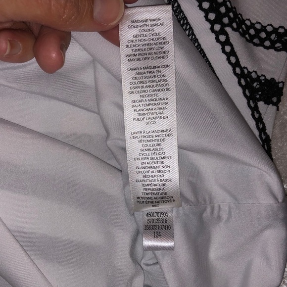 NWOT. White House Black Market top - Picture 9 of 9